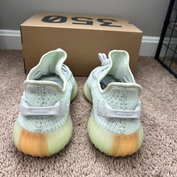 Adidas Yeezy Boost 350 V2 ‘Hyperspace’